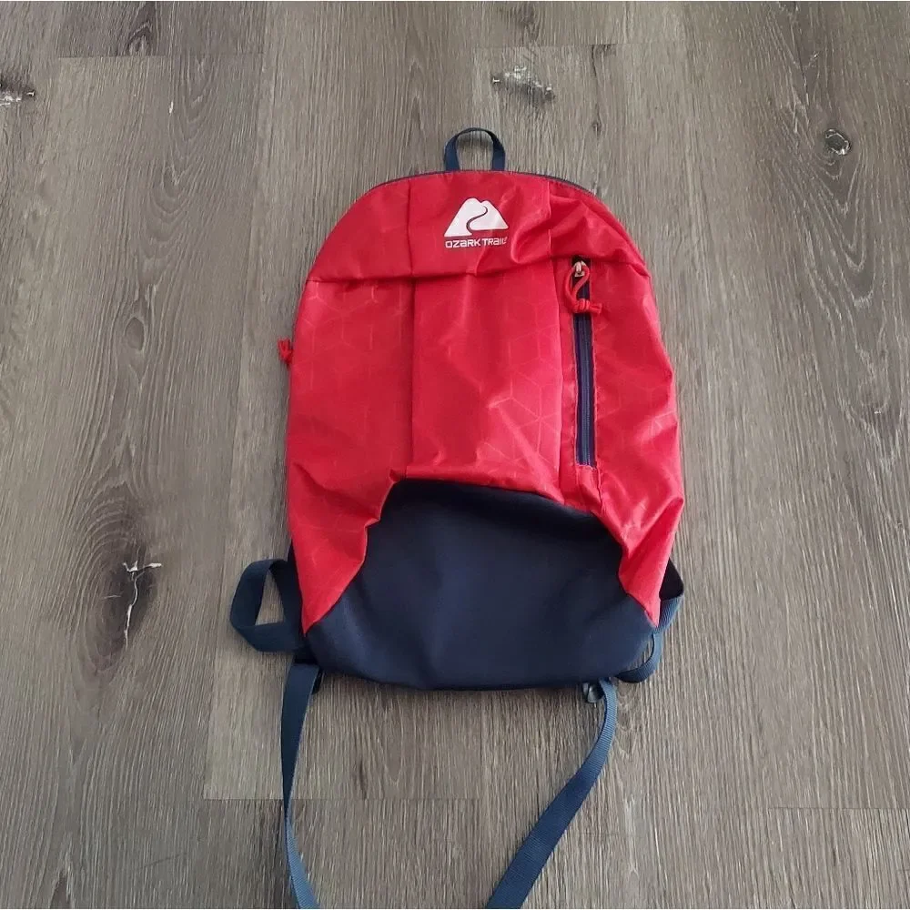 Ozark Trail Adult 10 Liter Daypack, Unisex, Red Polyester EUC